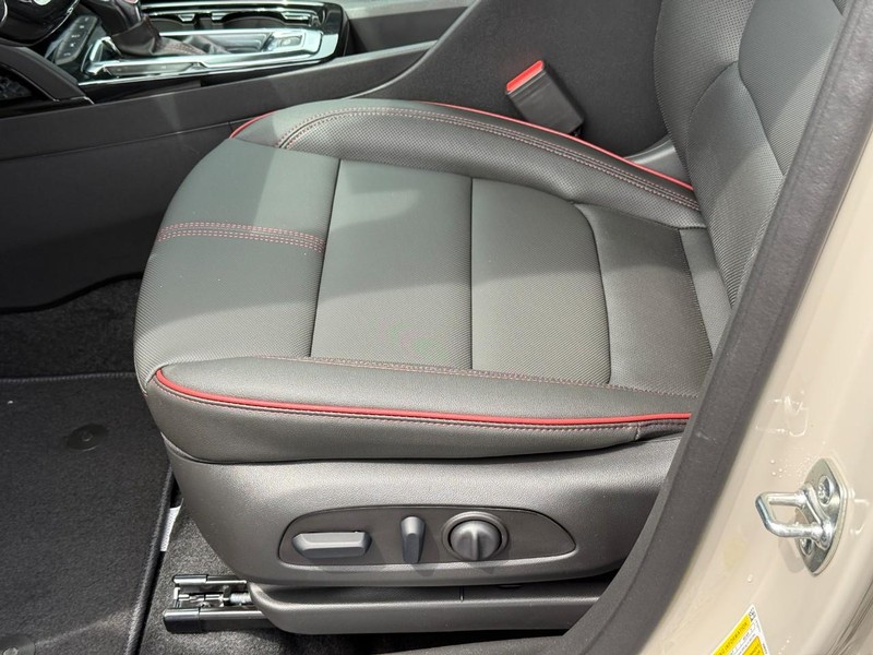 Chevrolet TrailBlazer Vehicle Full-screen Gallery Image 13