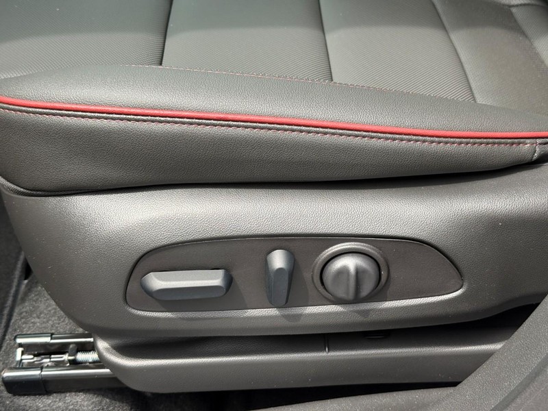 Chevrolet TrailBlazer Vehicle Full-screen Gallery Image 14
