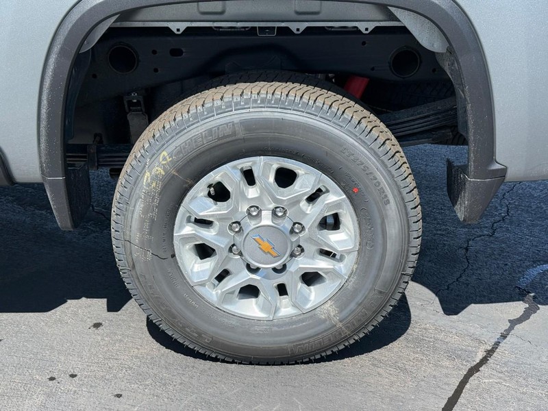 Chevrolet Silverado 2500HD Vehicle Full-screen Gallery Image 4