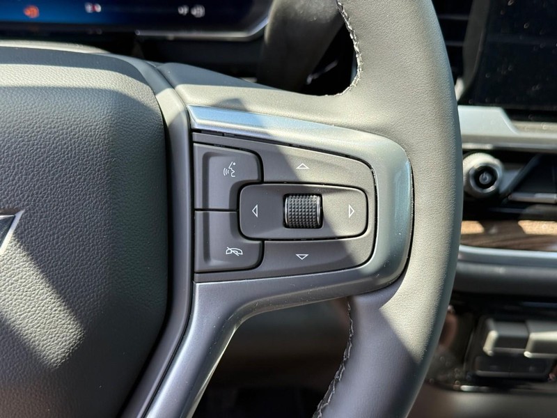 Chevrolet Silverado 2500HD Vehicle Full-screen Gallery Image 13