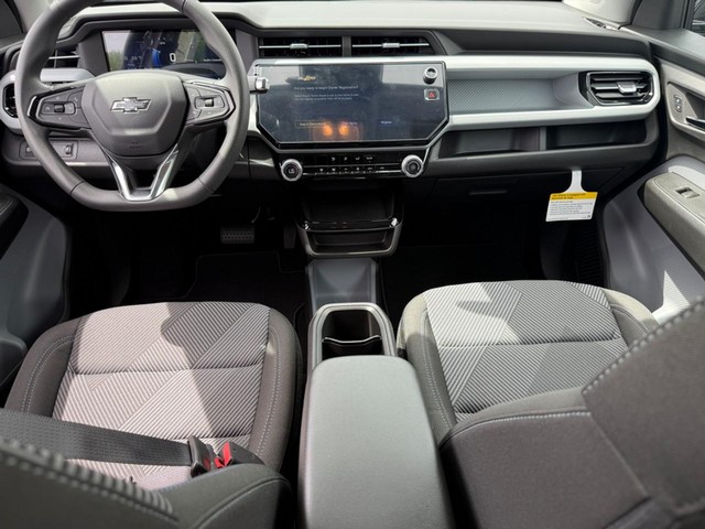 2027 Chevrolet Bolt LT - Photo 6