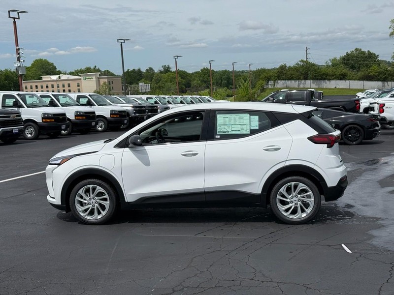 Chevrolet Bolt Vehicle Full-screen Gallery Image 2