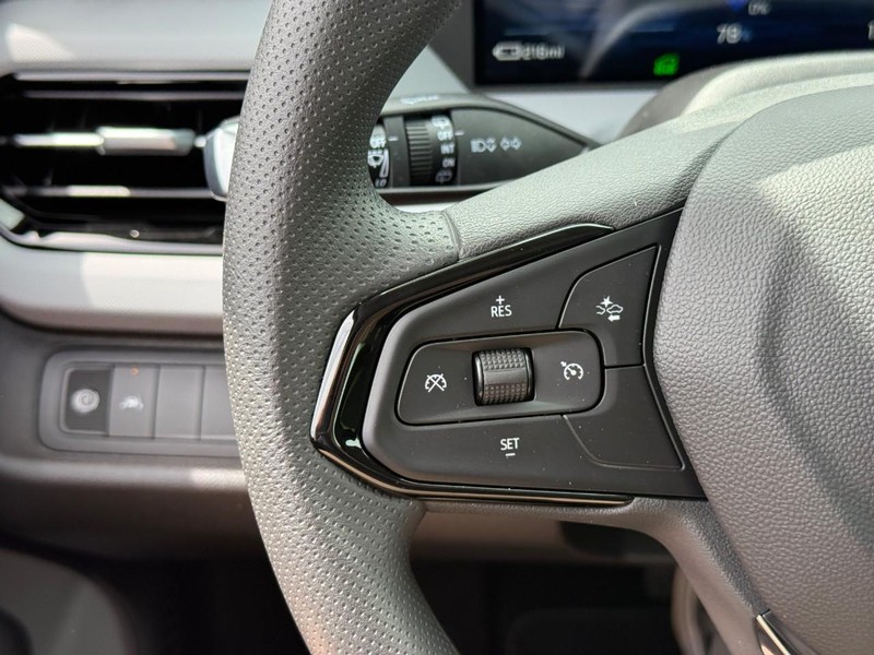 Chevrolet Bolt Vehicle Full-screen Gallery Image 12