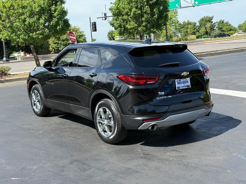 Chevrolet Blazer Vehicle Full-screen Gallery Image 3