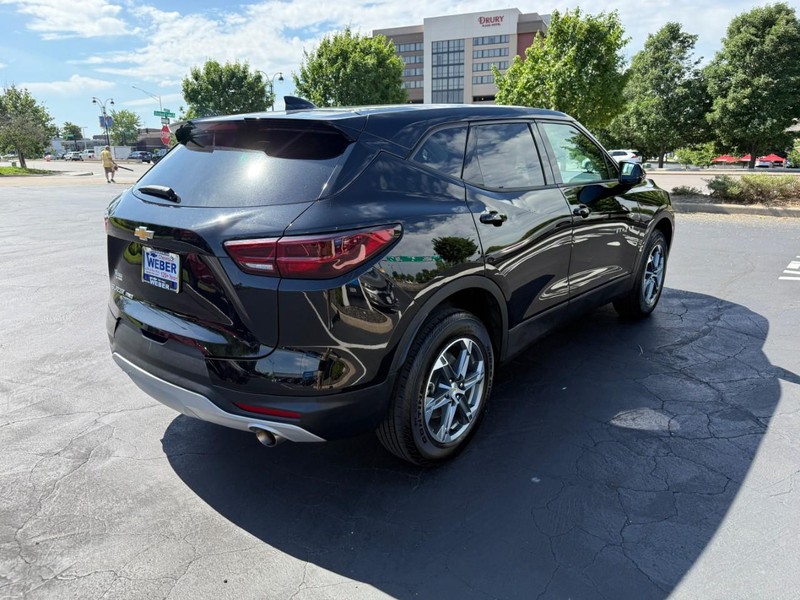 Chevrolet Blazer Vehicle Full-screen Gallery Image 8