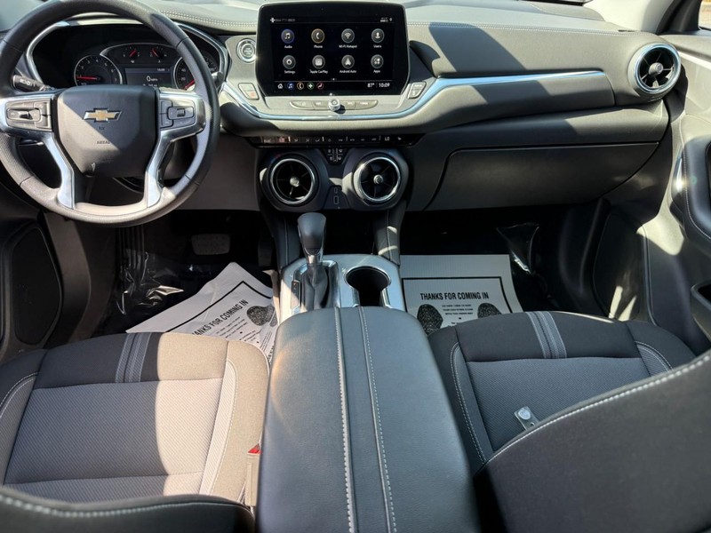Chevrolet Blazer Vehicle Full-screen Gallery Image 12
