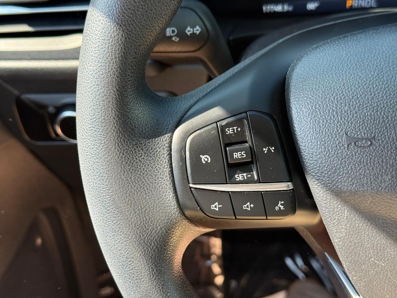 Ford Escape Vehicle Full-screen Gallery Image 20