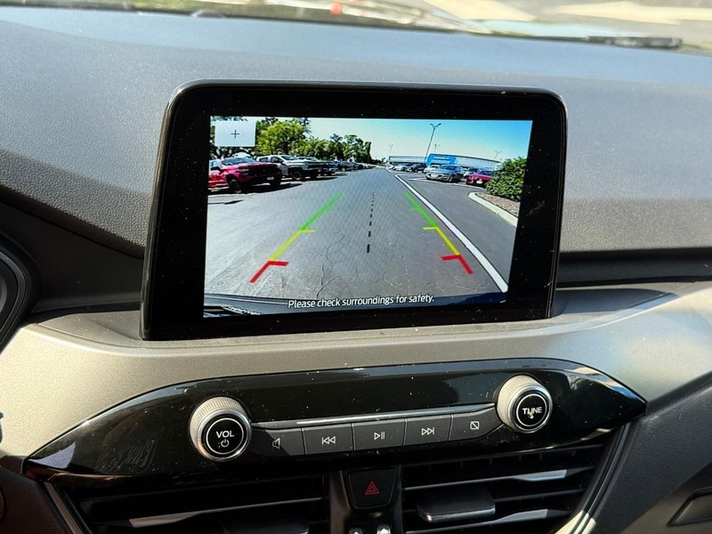 Ford Escape Vehicle Full-screen Gallery Image 25