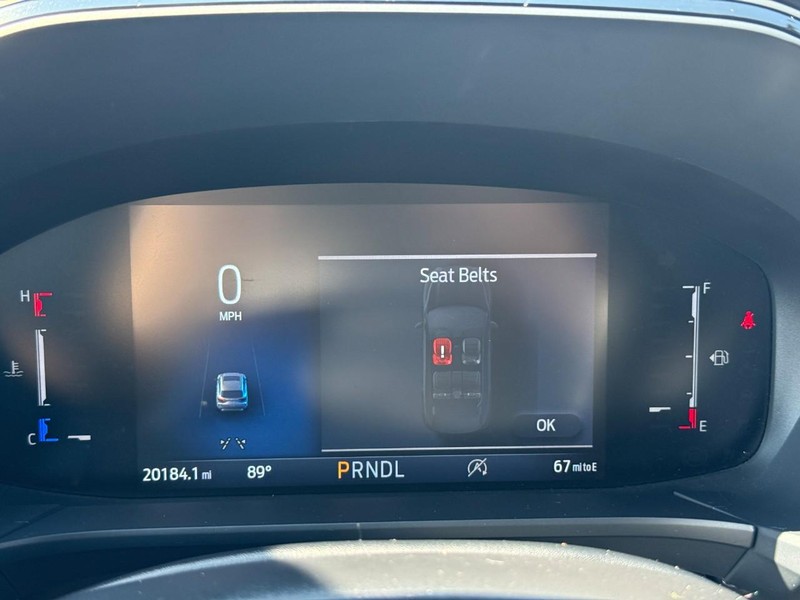 Ford Escape Vehicle Full-screen Gallery Image 19