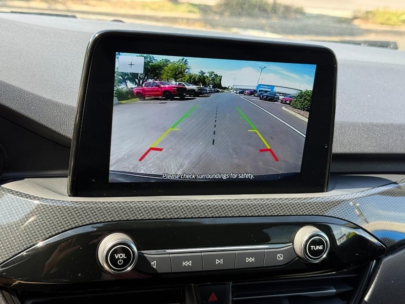 Ford Escape Vehicle Full-screen Gallery Image 21