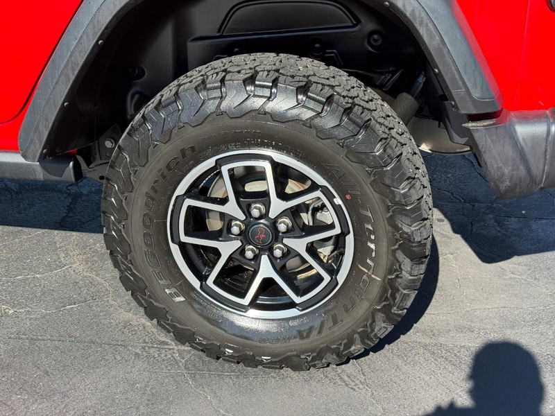 Jeep Wrangler Vehicle Full-screen Gallery Image 4