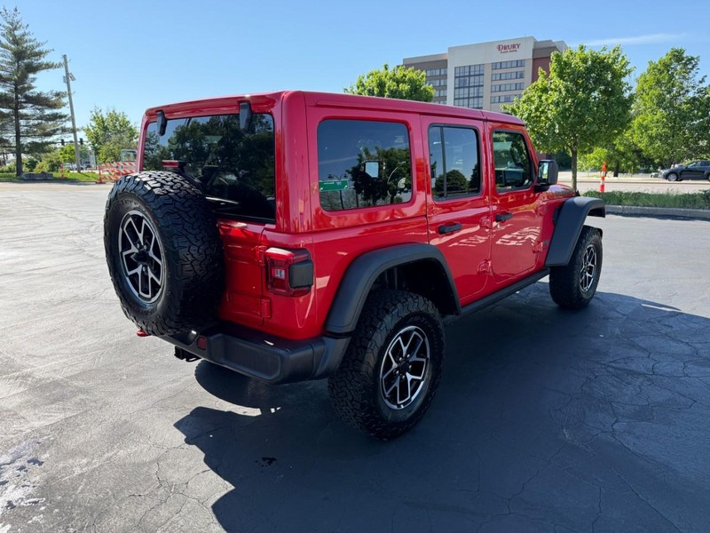 Jeep Wrangler Vehicle Full-screen Gallery Image 7