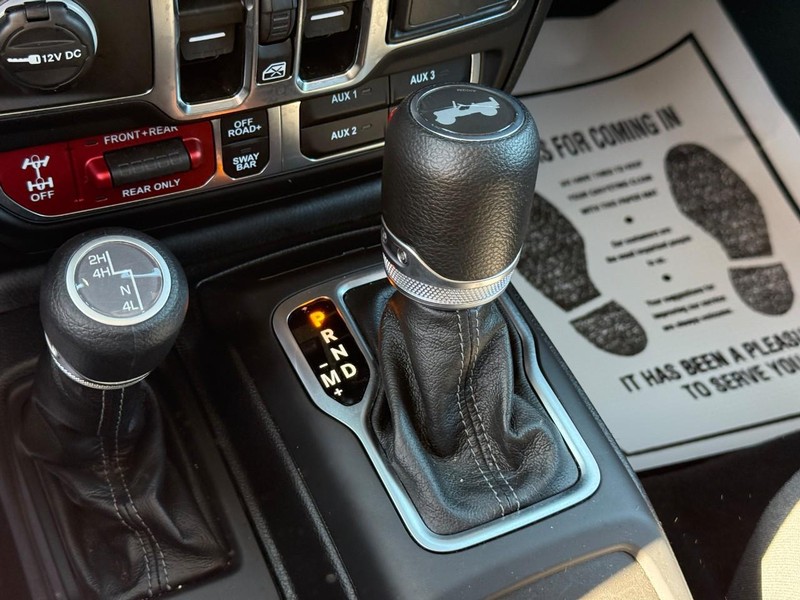 Jeep Wrangler Vehicle Full-screen Gallery Image 21