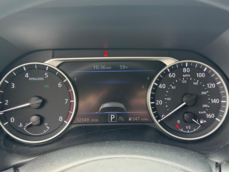Nissan Sentra Vehicle Full-screen Gallery Image 19