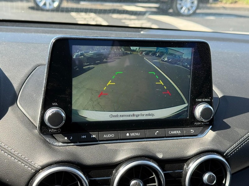 Nissan Sentra Vehicle Full-screen Gallery Image 21