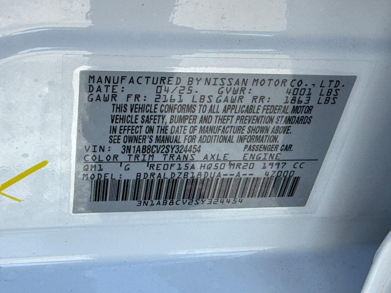 Nissan Sentra Vehicle Full-screen Gallery Image 22