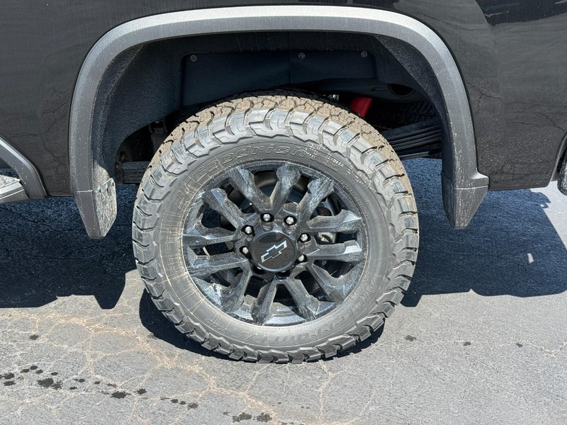 Chevrolet Silverado 2500HD Vehicle Full-screen Gallery Image 4