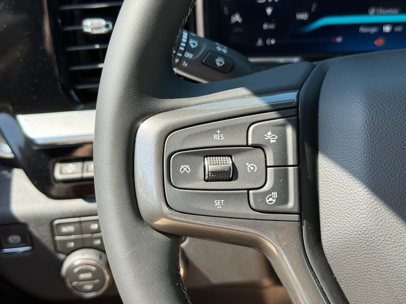 Chevrolet Silverado 2500HD Vehicle Full-screen Gallery Image 14