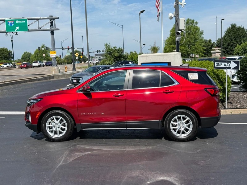Chevrolet Equinox Vehicle Full-screen Gallery Image 2