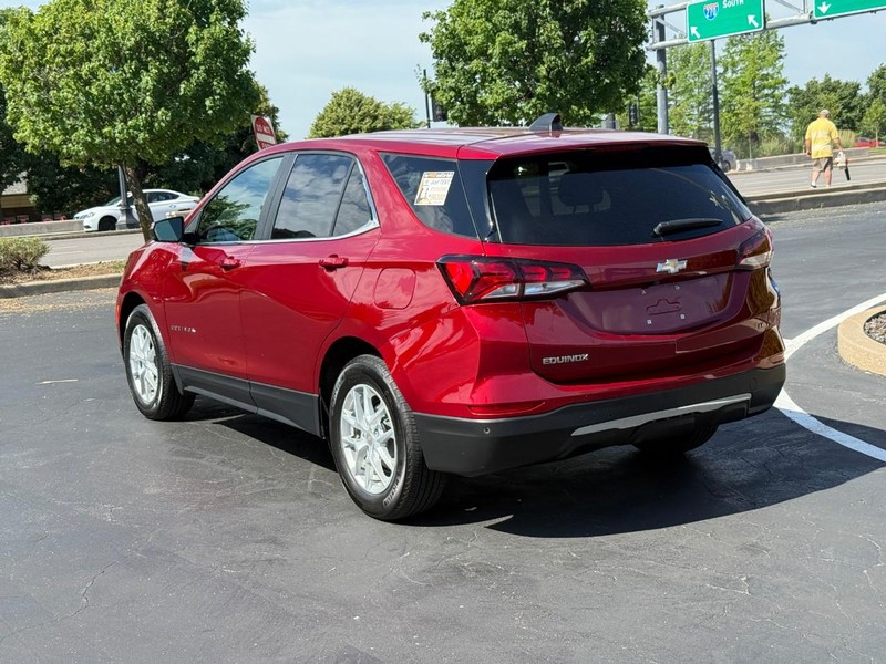 Chevrolet Equinox Vehicle Full-screen Gallery Image 3