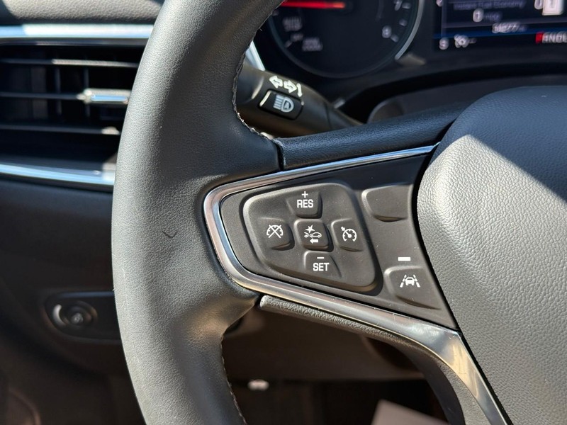 Chevrolet Equinox Vehicle Full-screen Gallery Image 19