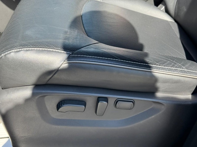 INFINITI QX80 Vehicle Full-screen Gallery Image 20