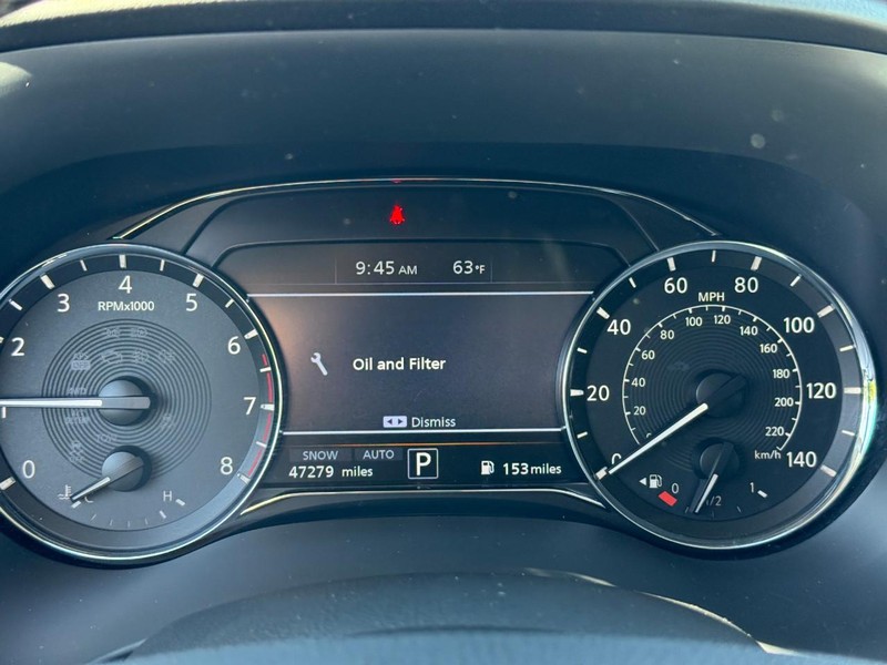 INFINITI QX80 Vehicle Full-screen Gallery Image 23