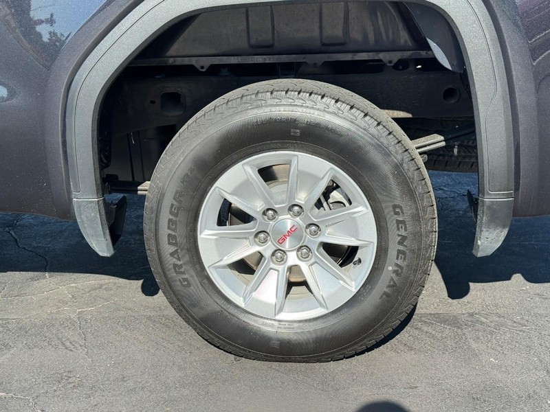 GMC Sierra 1500 Vehicle Full-screen Gallery Image 4