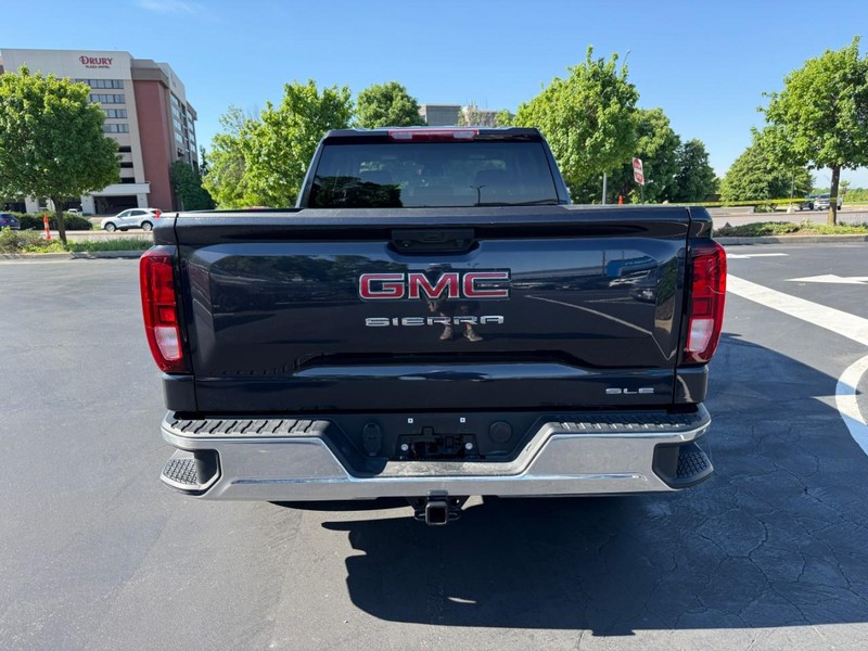 GMC Sierra 1500 Vehicle Full-screen Gallery Image 5