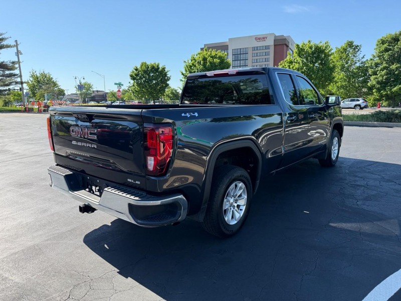 GMC Sierra 1500 Vehicle Full-screen Gallery Image 6