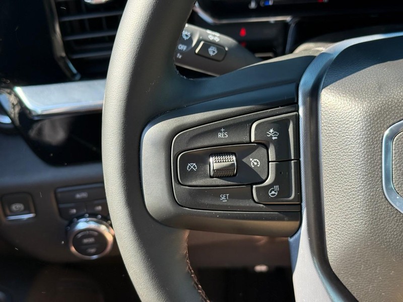 GMC Sierra 1500 Vehicle Full-screen Gallery Image 13