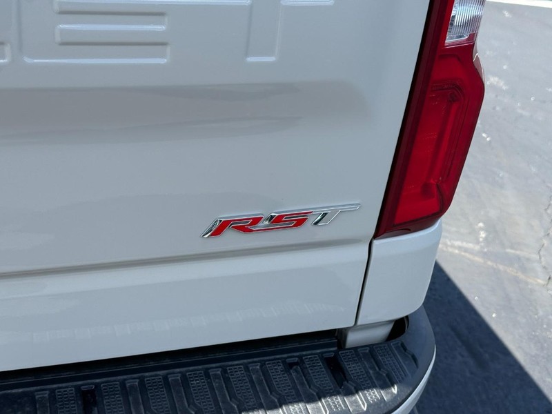Chevrolet Silverado 1500 Vehicle Full-screen Gallery Image 5
