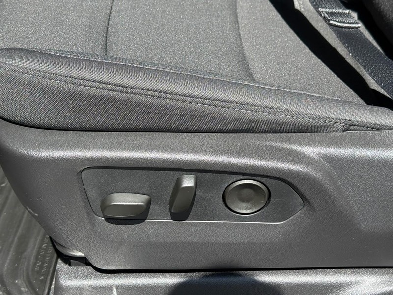 Chevrolet Silverado 1500 Vehicle Full-screen Gallery Image 14
