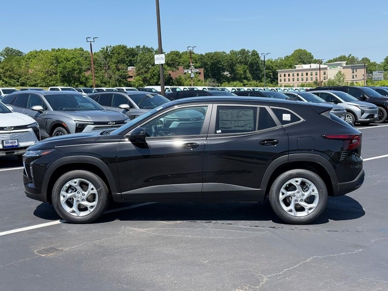 Chevrolet Trax Vehicle Full-screen Gallery Image 2