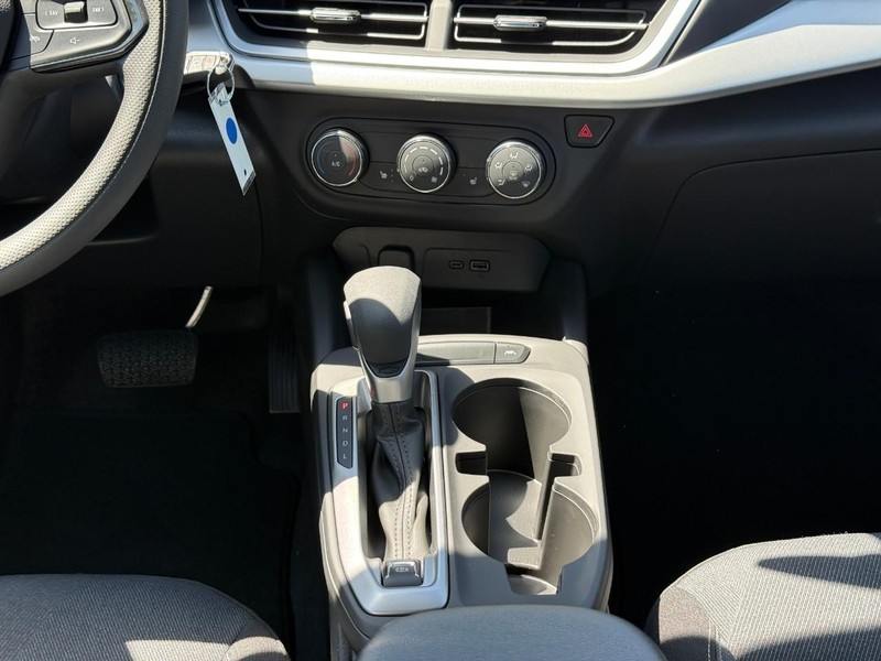Chevrolet Trax Vehicle Full-screen Gallery Image 9
