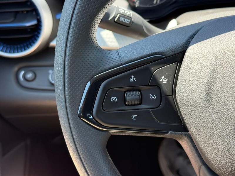 Chevrolet Trax Vehicle Full-screen Gallery Image 13