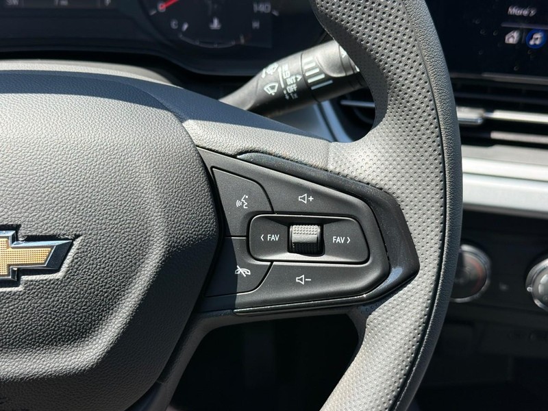 Chevrolet Trax Vehicle Full-screen Gallery Image 14