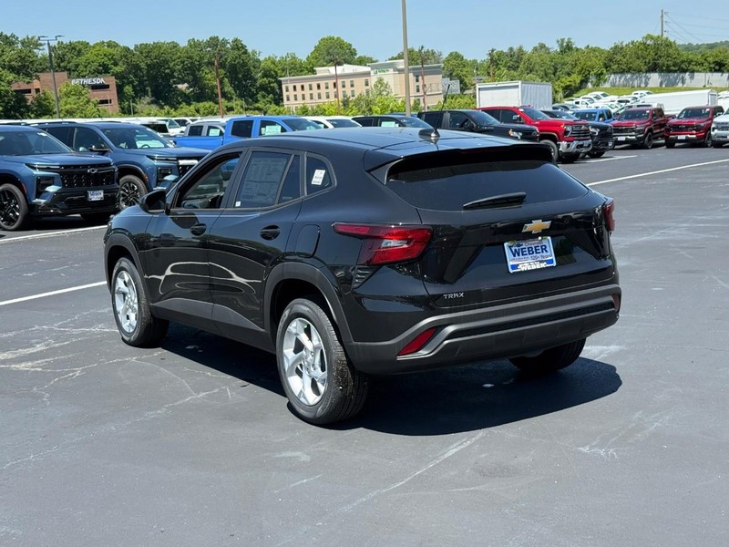Chevrolet Trax Vehicle Full-screen Gallery Image 3