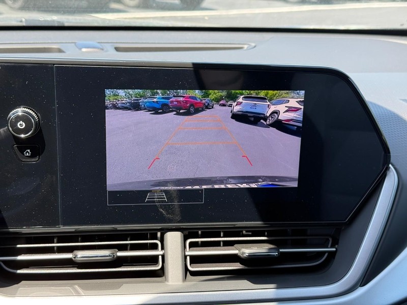 Chevrolet Trax Vehicle Full-screen Gallery Image 9