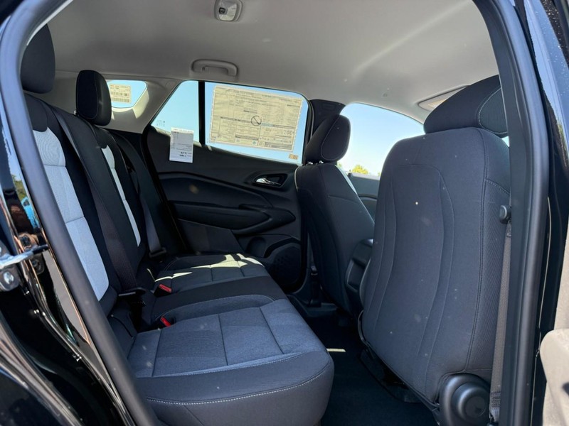 Chevrolet Trax Vehicle Full-screen Gallery Image 10