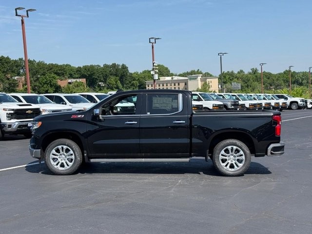 Chevrolet Silverado 1500 Vehicle Full-screen Gallery Image 2