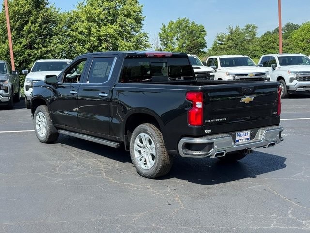 Chevrolet Silverado 1500 Vehicle Full-screen Gallery Image 3