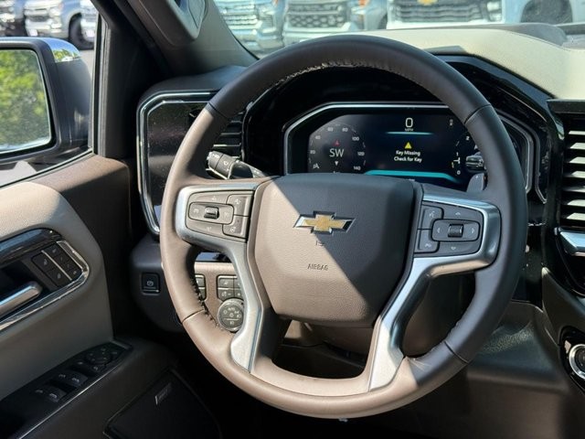 Chevrolet Silverado 1500 Vehicle Full-screen Gallery Image 8
