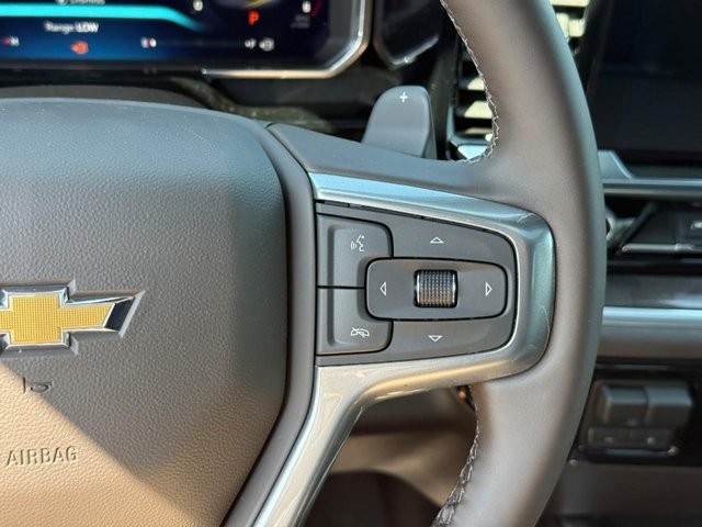 Chevrolet Silverado 1500 Vehicle Full-screen Gallery Image 16