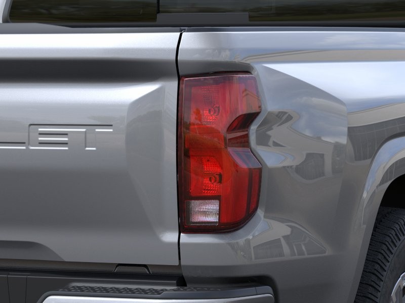 Chevrolet Colorado Vehicle Full-screen Gallery Image 11