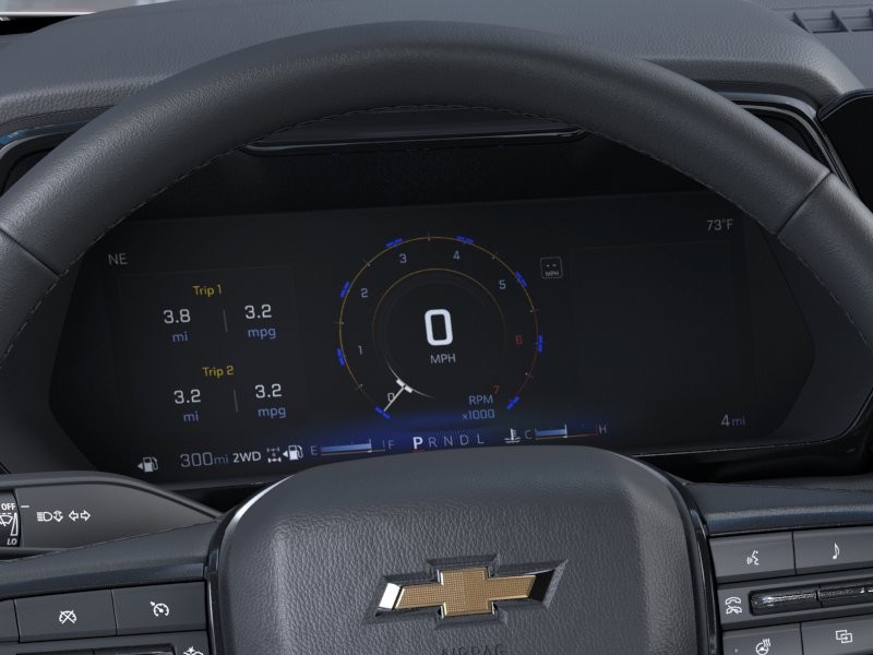 Chevrolet Colorado Vehicle Full-screen Gallery Image 18