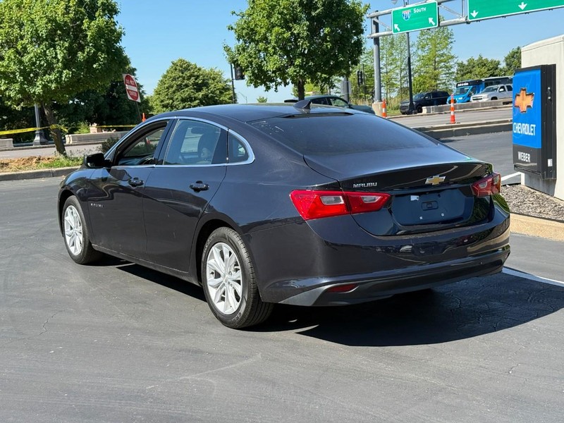 Chevrolet Malibu Vehicle Full-screen Gallery Image 3