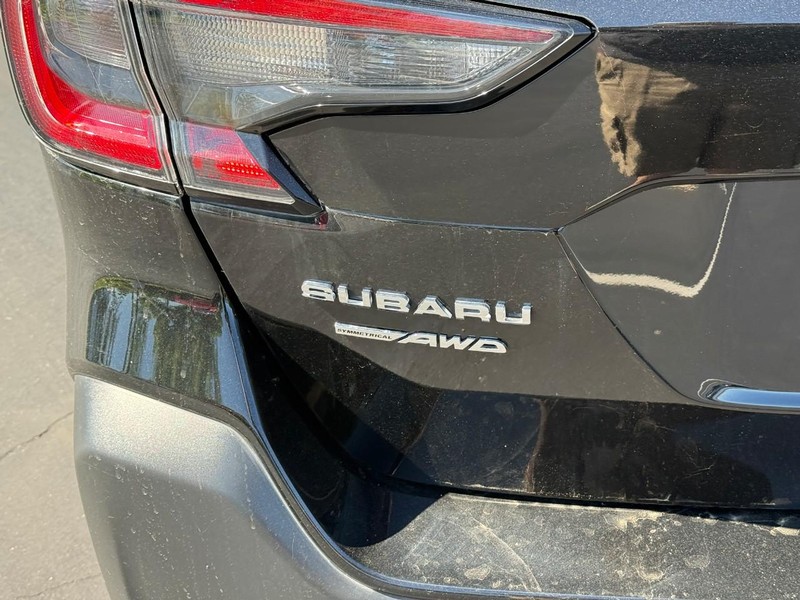Subaru Outback Vehicle Full-screen Gallery Image 5