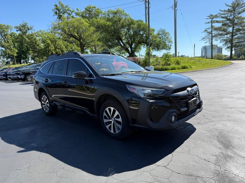 Subaru Outback Vehicle Full-screen Gallery Image 9