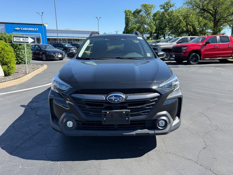Subaru Outback Vehicle Full-screen Gallery Image 10